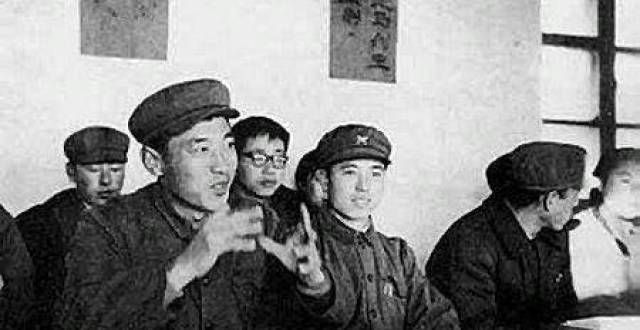 何选那个好1973年，辽宁一位知青考学时交“白卷”，出狱后成亿万富翁自考成