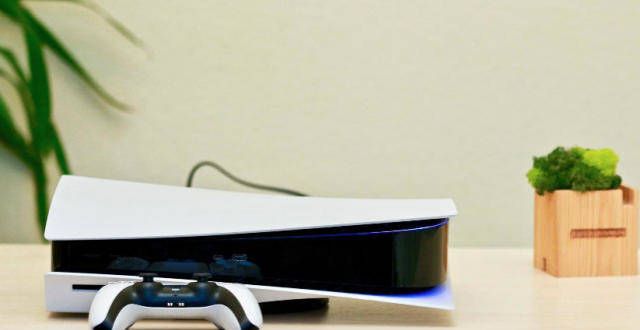 版首销仅元“发福”的路由器游戏机：PlayStation 5主机入手体验直驱电