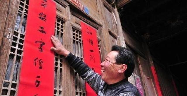 中世纪新史古代“同音同字联”，上联和下联一字不差，能读懂的都是语言师参考读