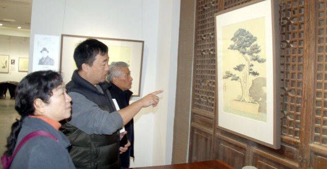 典走向世界画与扬派盆景艺术融合作品展巡展苏州三元美术馆丁善德