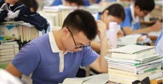 让人失望过高三“一二三模”，哪次模考成绩最接近高考？老师直言不是三模万考生