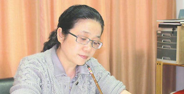 孙晓云的字隶书以庄重朴实、古今兼容的特点迅速登上热门书单，成为书坛流传的焦点