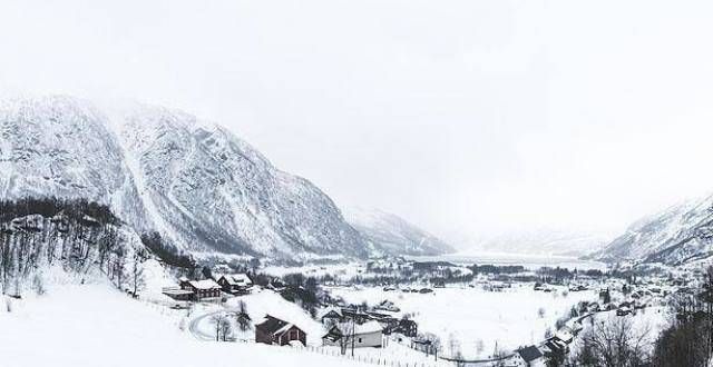 日私语组诗小雪时节，品读关汉卿的《德歌·冬景》，写得真是太唯美了诗歌蒲