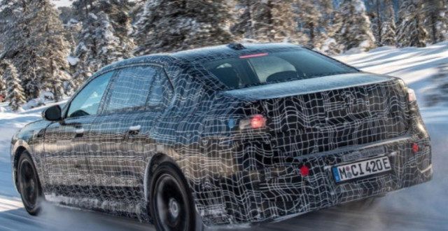 混年底亮相全新电动旗舰BMW i7，预计2022年发布法拉利