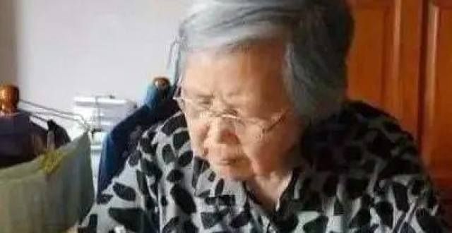 么没有求到丰子恺女儿丰一吟昨天离世，享年93岁周穆王