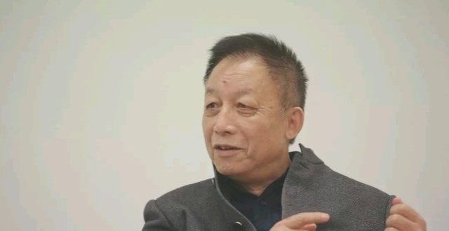 我一无所知易中天透露跳槽厦门学真相，武汉天气热只是借口，真相让人气愤苏格拉