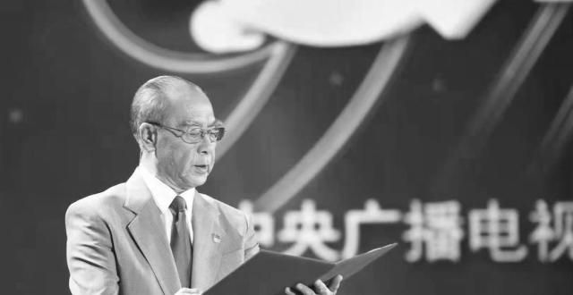 字五字对联主持人海光忆方明：他对作品要求严谨 是丰碑式的人物年虎年