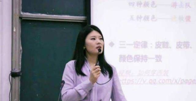 学科被警示学老师因单身被家人“罚”洗40多套碗，看到颜值网友直呼我可以第二轮