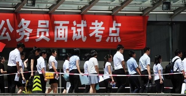 生千万别碰学生因“交过社保”无缘铁饭碗，影响考编那些事，毕业生千万别碰学生因