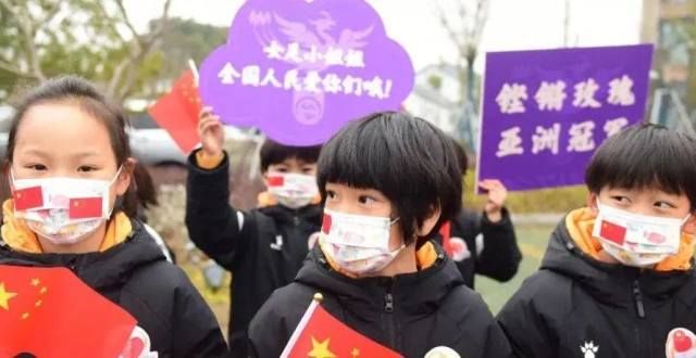 难的避难所教育：今年举办首届青少年足球联赛为什么